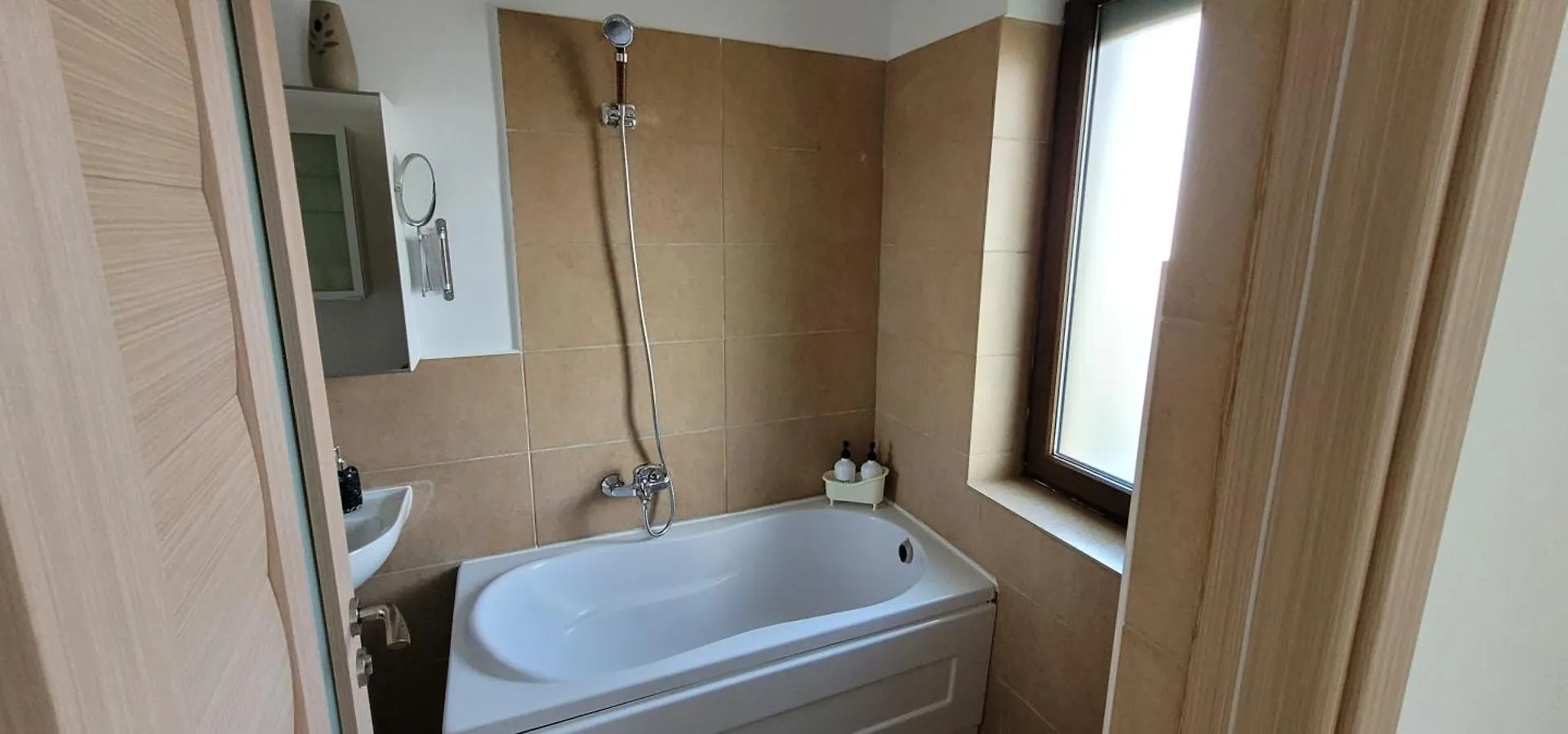 Jardin Maison - Therme- Self Access Balotesti 0*,  Romania